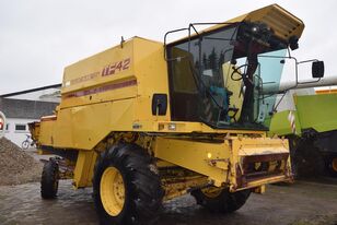 New Holland TF 42 skurtresker